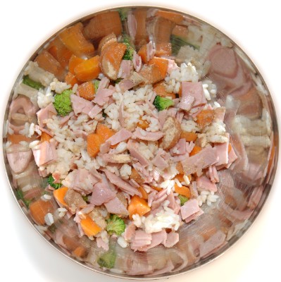 Préparation d'une ration pour chien